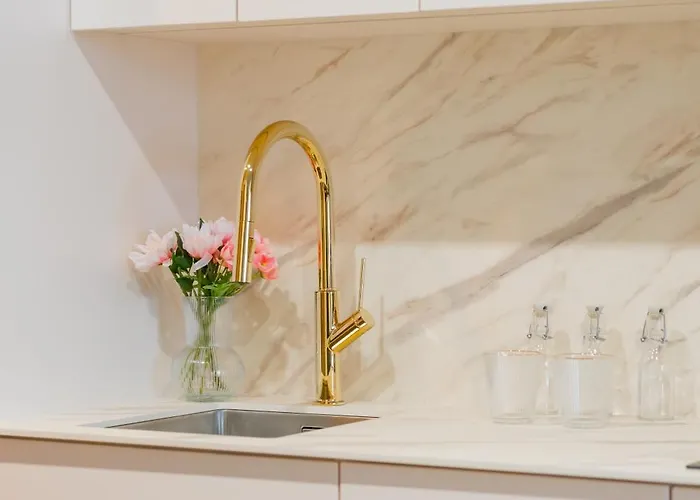 Beautiful In The Center, Air Conditioning, Elevator Appartement