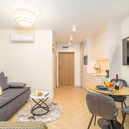 Beautiful In The Center, Air Conditioning, Elevator *