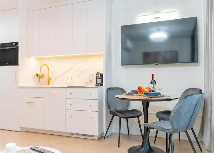 Beautiful In The Center, Air Conditioning, Elevator